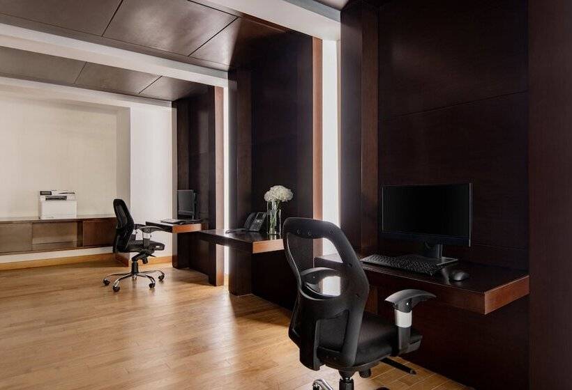 هتل Riviera Rayhaan By Rotana Doha