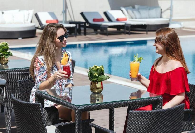 هتل Riviera Rayhaan By Rotana Doha