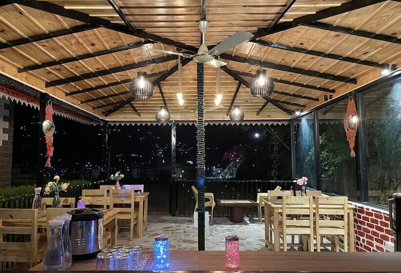 בית מלון כפרי Sangita Resorts Naukuchiatal