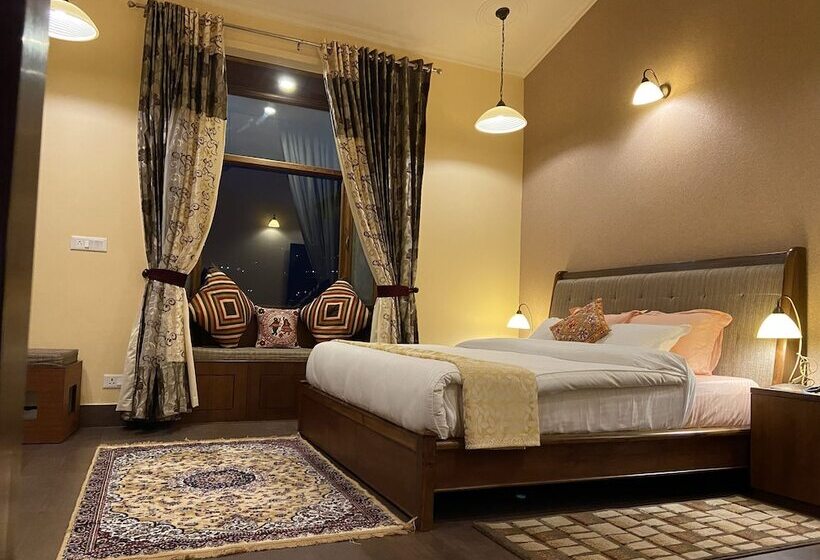 בית מלון כפרי Sangita Resorts Naukuchiatal