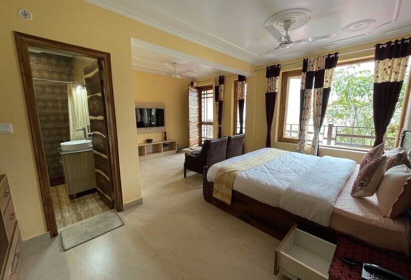 בית מלון כפרי Sangita Resorts Naukuchiatal