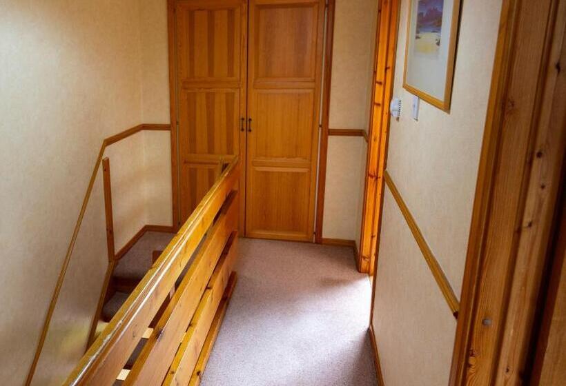 בית מלון כפרי Scandinavian Village Ltd