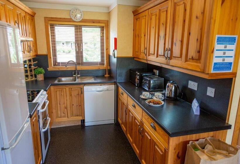 בית מלון כפרי Scandinavian Village Ltd