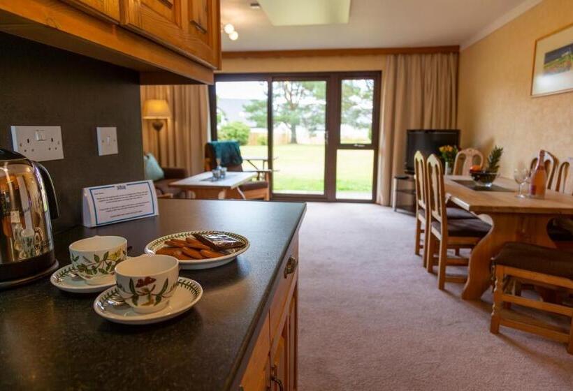 בית מלון כפרי Scandinavian Village Ltd