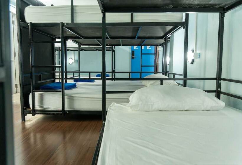 Отель Slumber Party Patong