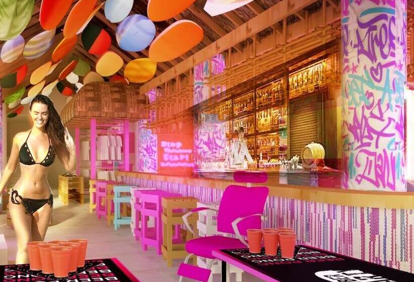 Отель Slumber Party Patong