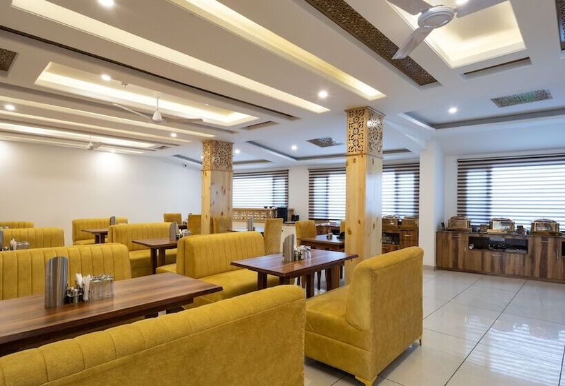 هتل Snow White Regency, Manali