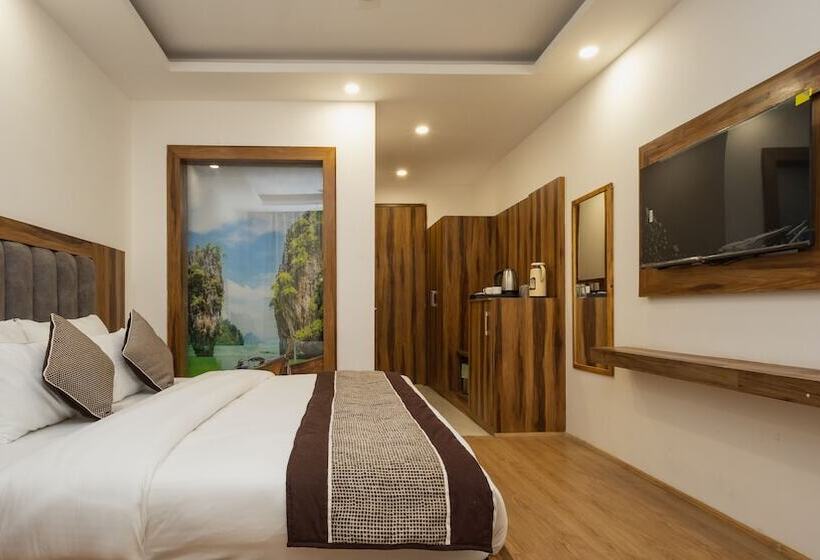 هتل Snow White Regency, Manali