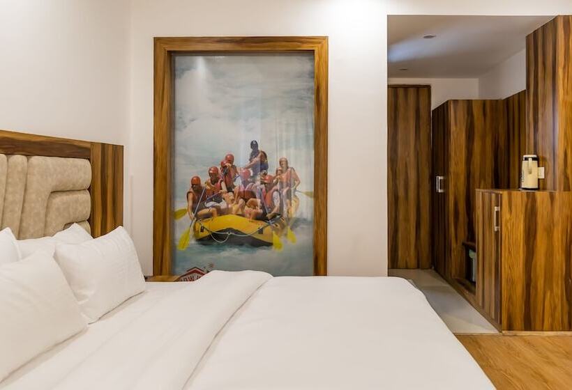 هتل Snow White Regency, Manali