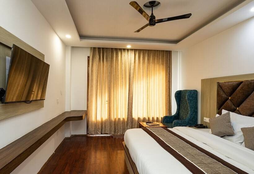 هتل Snow White Regency, Manali