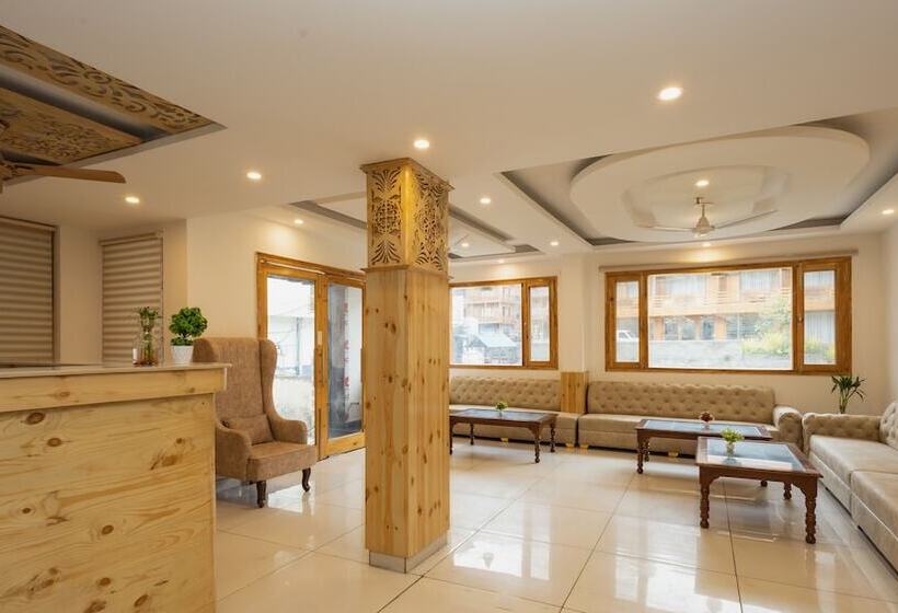 هتل Snow White Regency, Manali