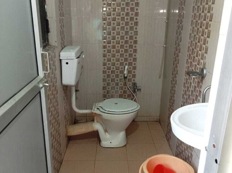 Отель Tezpur City