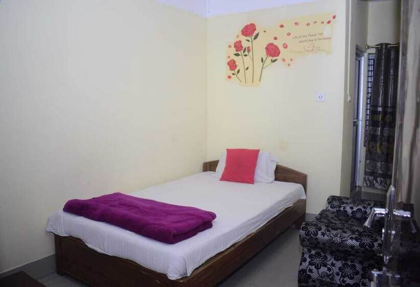 فندق Tezpur City