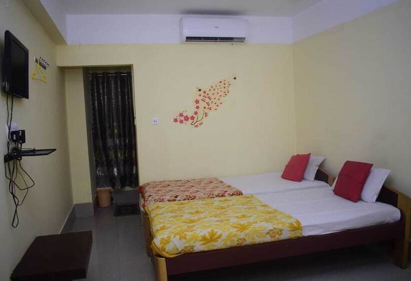 فندق Tezpur City