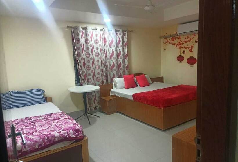 فندق Tezpur City