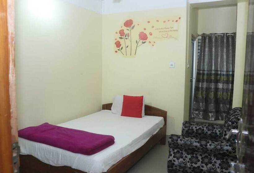 فندق Tezpur City