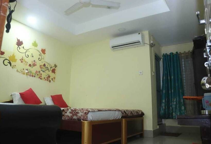 فندق Tezpur City