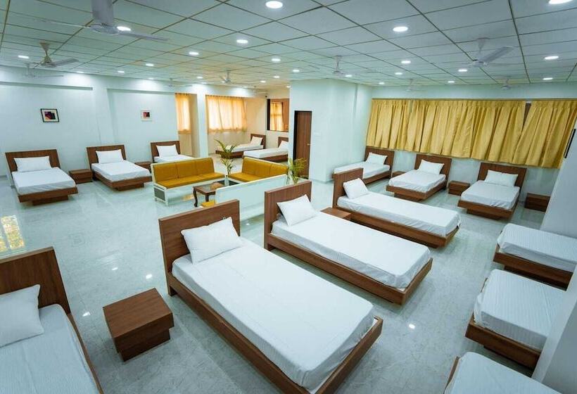 فندق The Dorm Inn