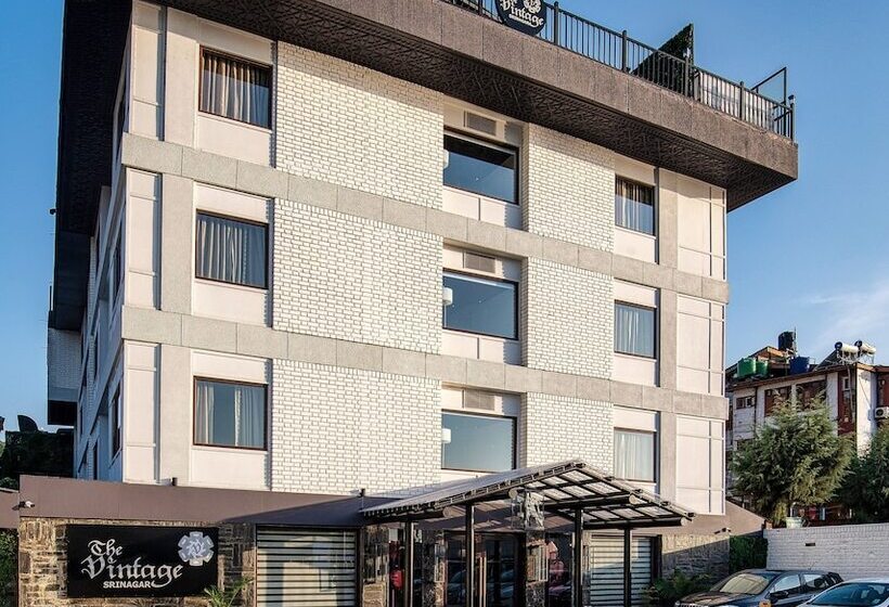 ホテル The Vintage Srinagar At Dal Lake