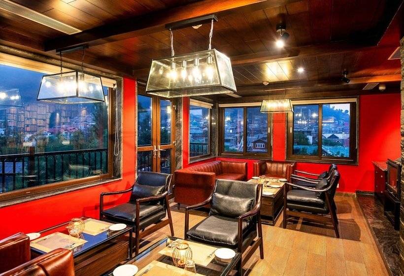 ホテル The Vintage Srinagar At Dal Lake