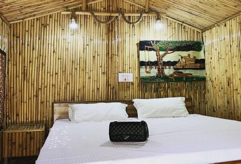 ホテル Tirthan Village Huts