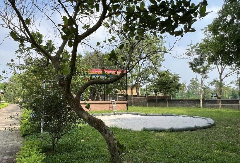 هتل Truc An Village