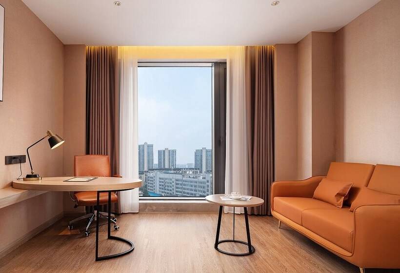 فندق Venus International