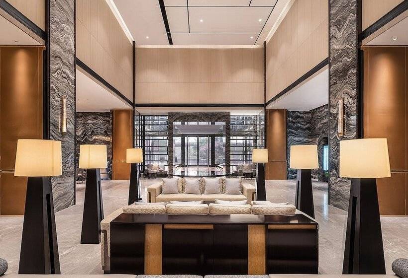 فندق Venus International