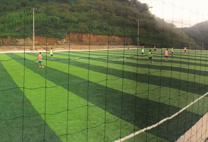 هتل Vigolando Van Ho Resort