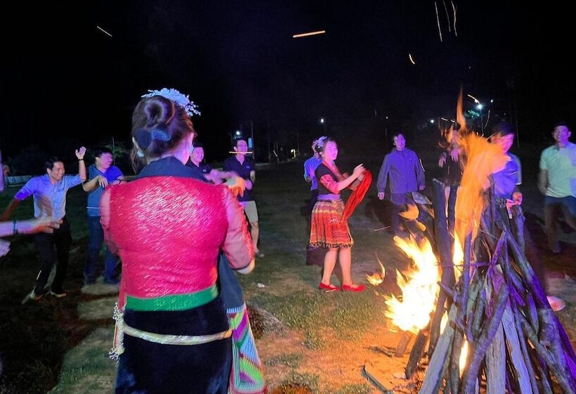 هتل Vigolando Van Ho Resort