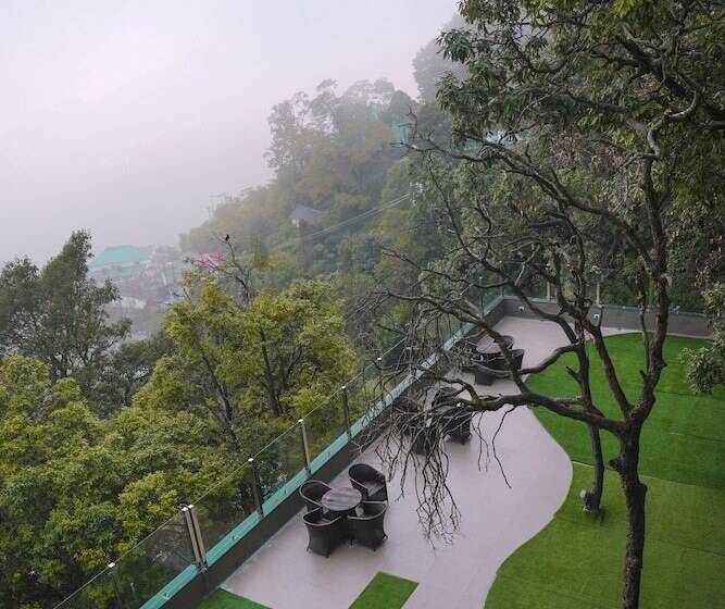 בית מלון כפרי Yashshree Mussoorie Mall Road