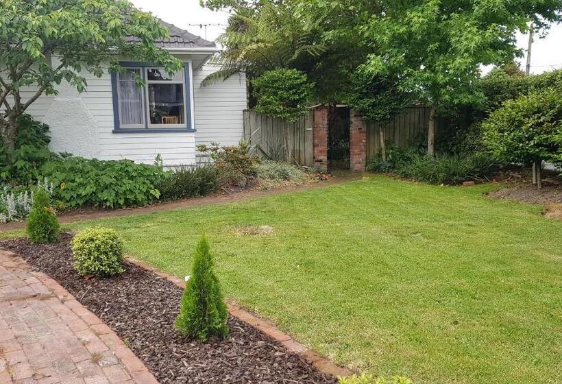 Morning Bloom Cottage Bed And Breakfast