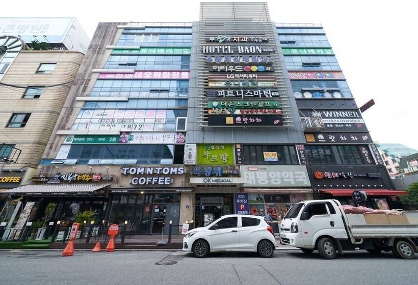 모텔 Changwon Bonggok Dong Hotel Daon