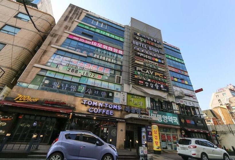 모텔 Changwon Bonggok Dong Hotel Daon