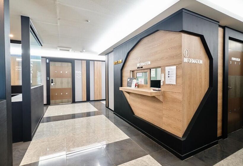 모텔 Changwon Bonggok Dong Hotel Daon