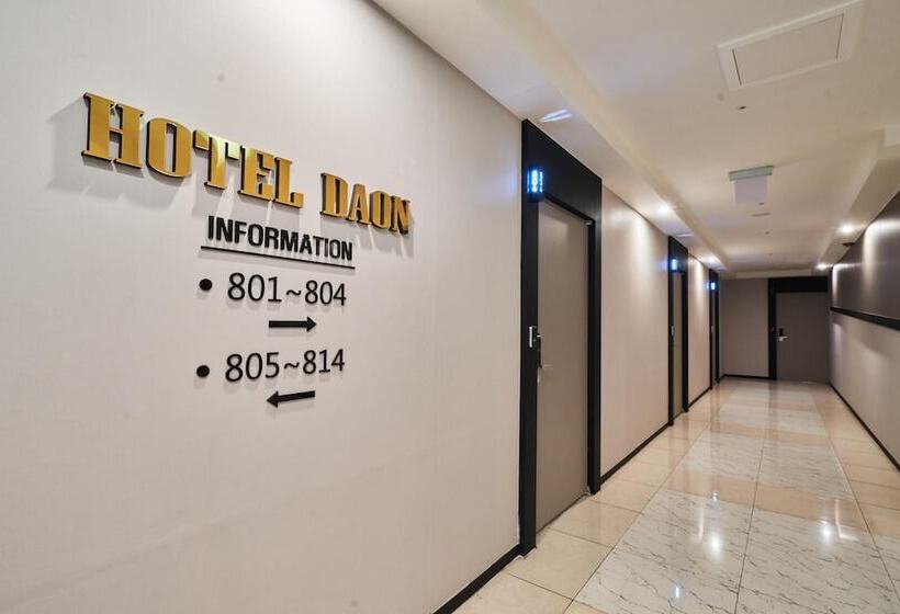 모텔 Changwon Bonggok Dong Hotel Daon