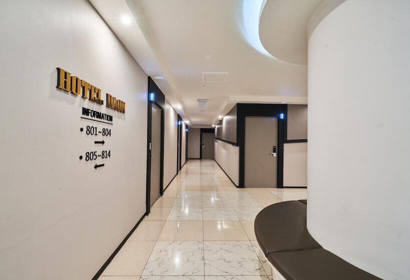모텔 Changwon Bonggok Dong Hotel Daon