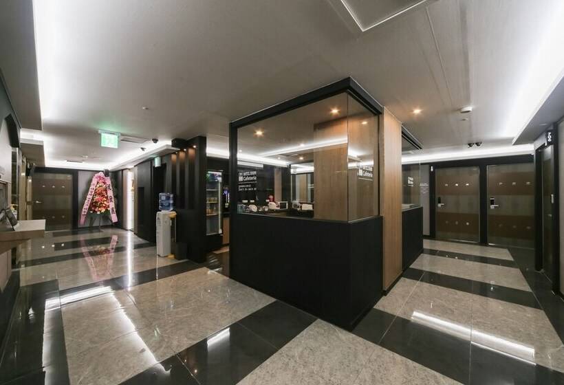 모텔 Changwon Bonggok Dong Hotel Daon
