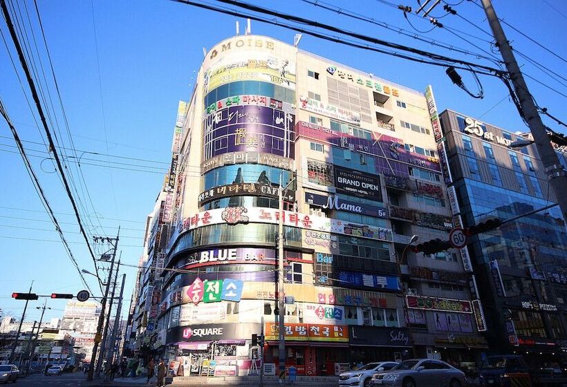 Motel Changwon Haryeon Design