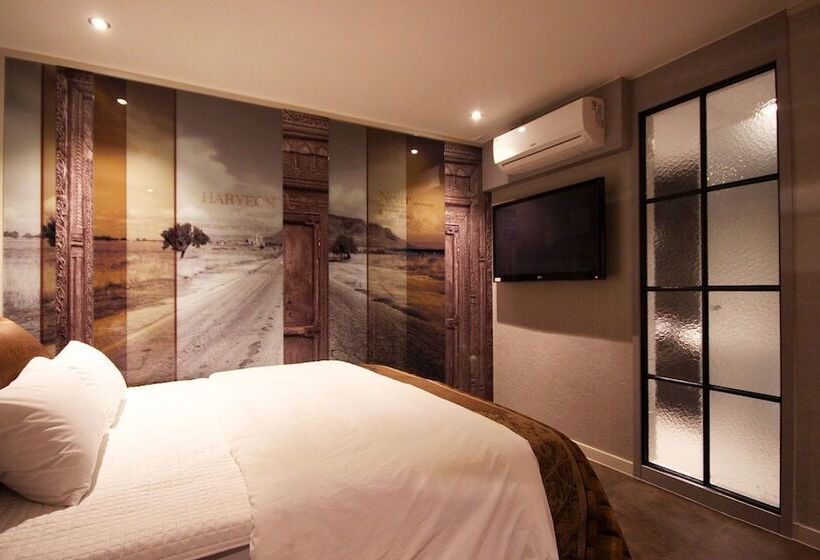 Motel Changwon Haryeon Design
