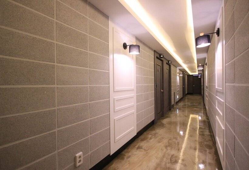 모텔 Gumi Wonpyeong Dong Hotel Khan