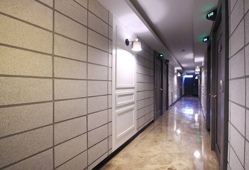 모텔 Gumi Wonpyeong Dong Hotel Khan
