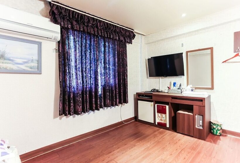 모텔 Pocheon Royal Park