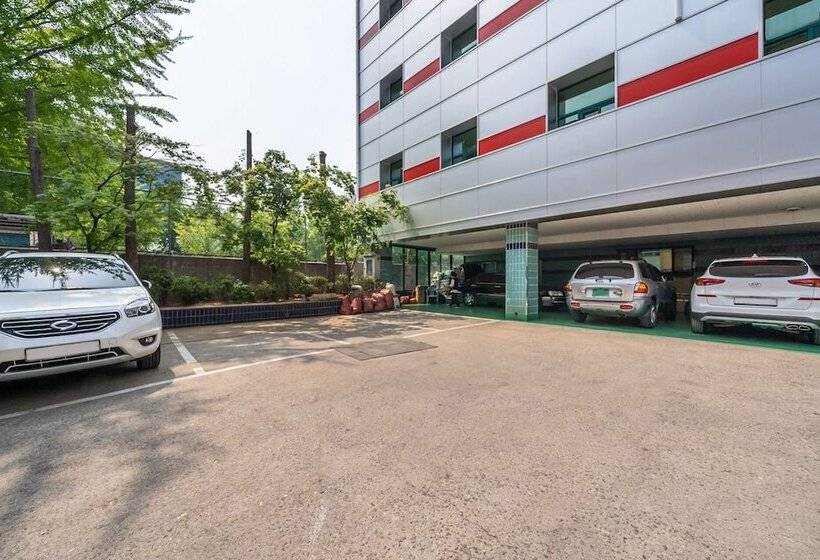 مُتل Suwon Station Hotel Mom