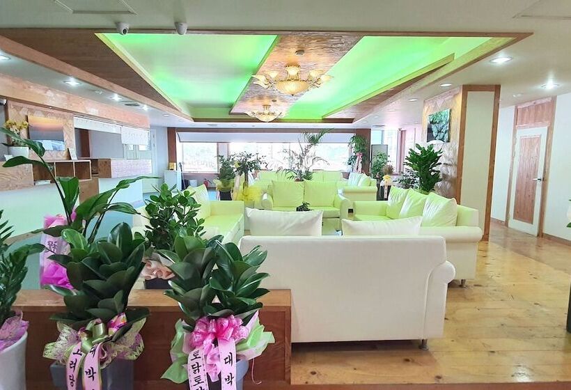 فندق على الطريق Yangyang Naksan Pebble Beach