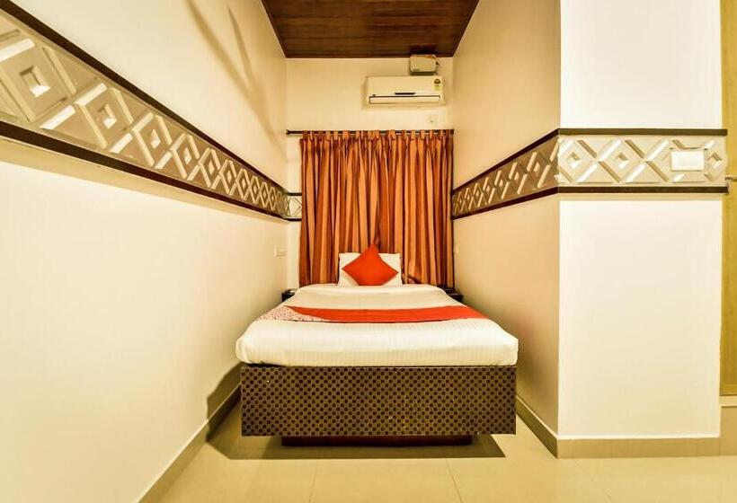 Oyo Flagship 19587 Hotel Gago