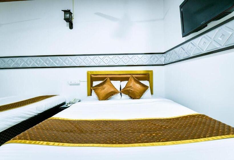 Oyo Flagship 19587 Hotel Gago