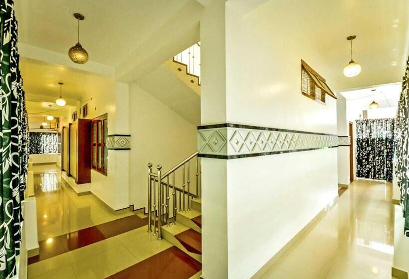 Oyo Flagship 19587 Hotel Gago