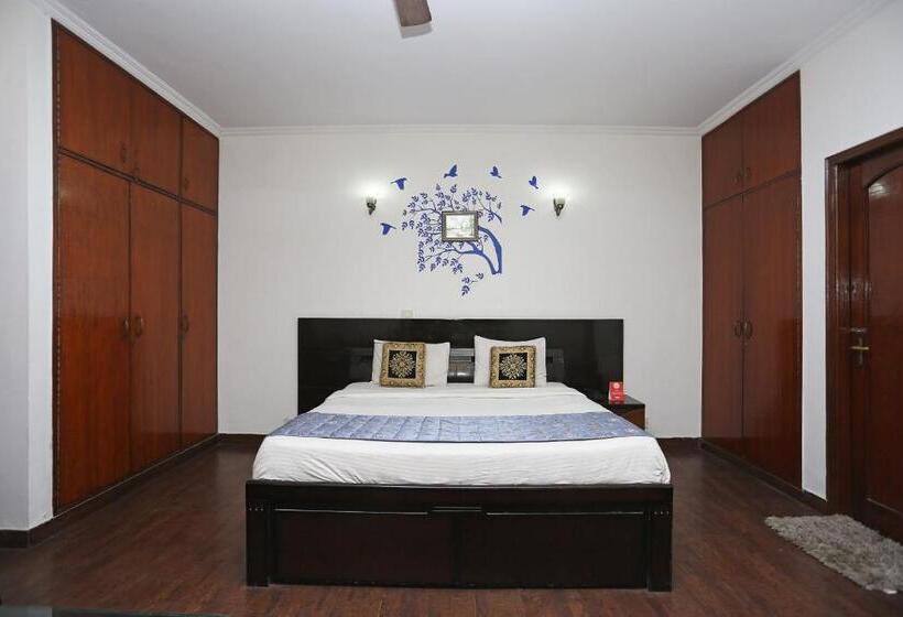 Oyo Flagship 2173 Hotel Sebastian White