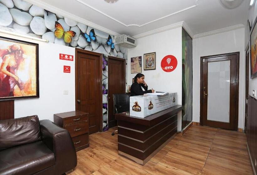 Oyo Flagship 2173 Hotel Sebastian White